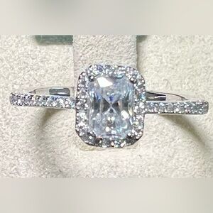 Size 8 Sterlingg Silver 925 Moissanite Ring